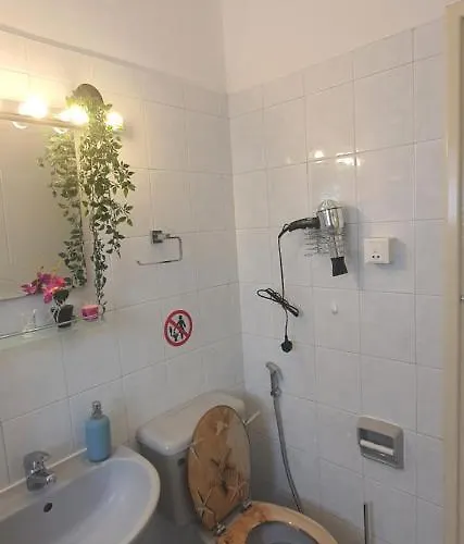 Stefaris Koutsou Court 105 *